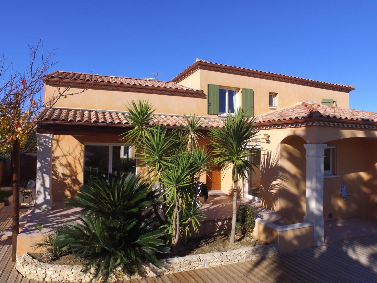 Maison Les Pins Aigues-Mortes Bagian luar foto