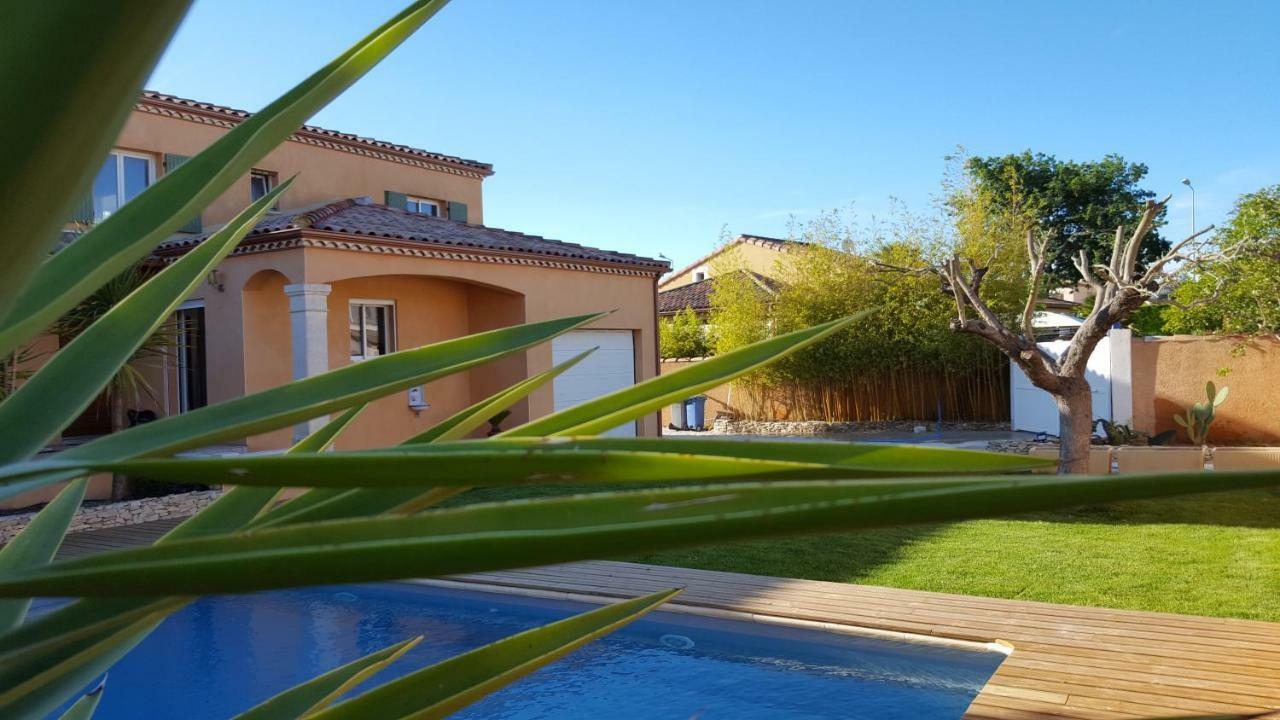 Maison Les Pins Aigues-Mortes Bagian luar foto