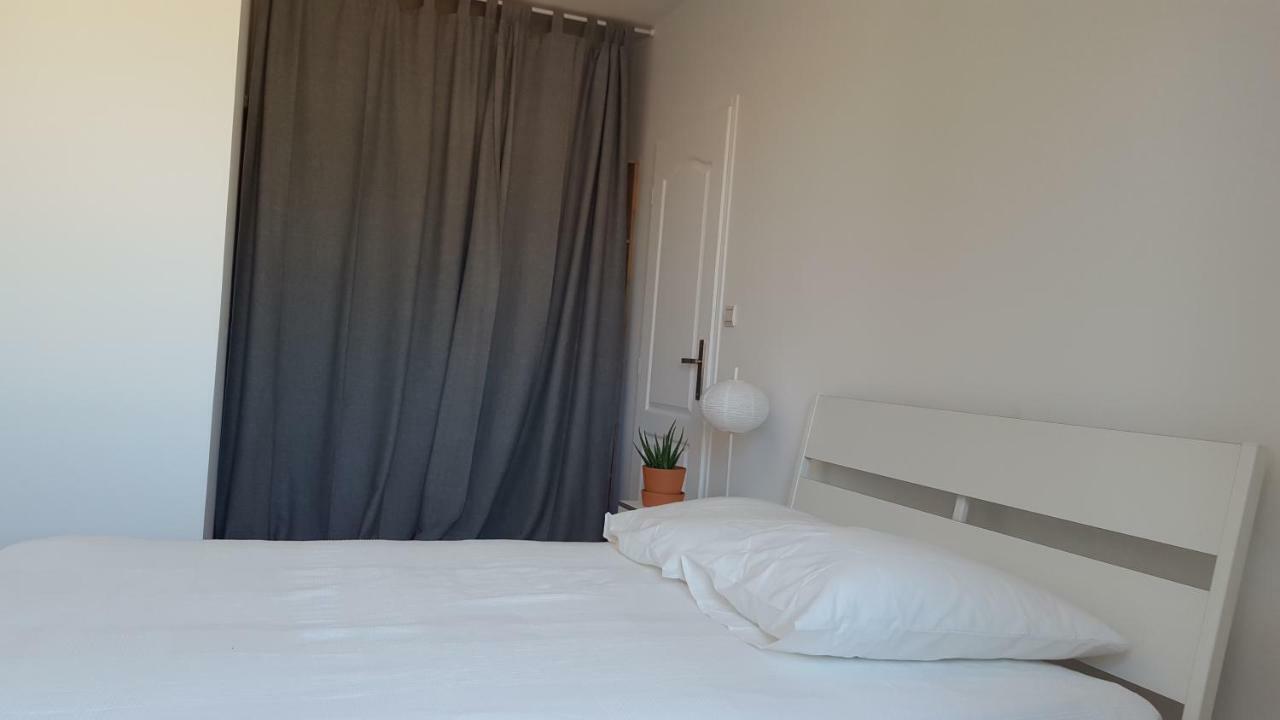 Maison Les Pins Aigues-Mortes Bagian luar foto