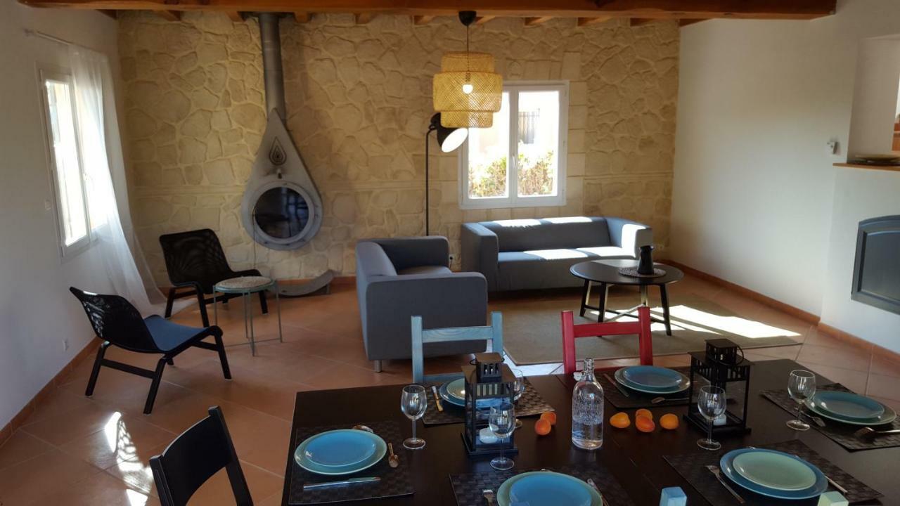 Maison Les Pins Aigues-Mortes Bagian luar foto